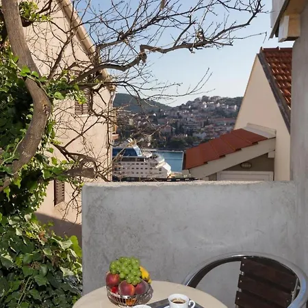 Golden Stairs - Studio With Terrace And Sea View